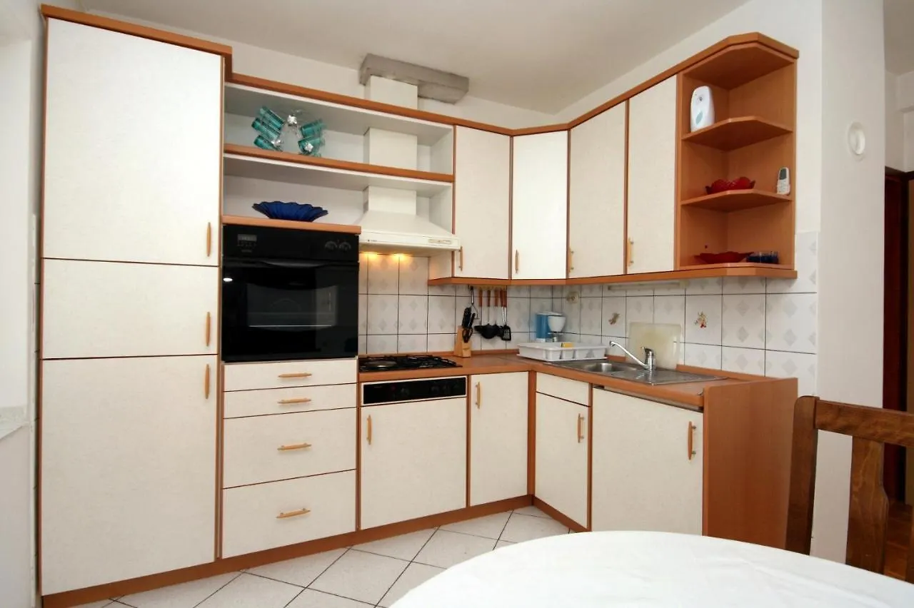 Apartment Crikvenica 5553B 0*,